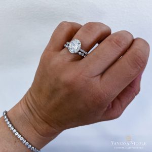 Oval Halo Ring With Wedding Band